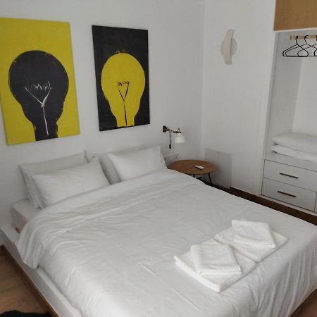 Minimal Apartment By The Beach Corinth Exteriör bild
