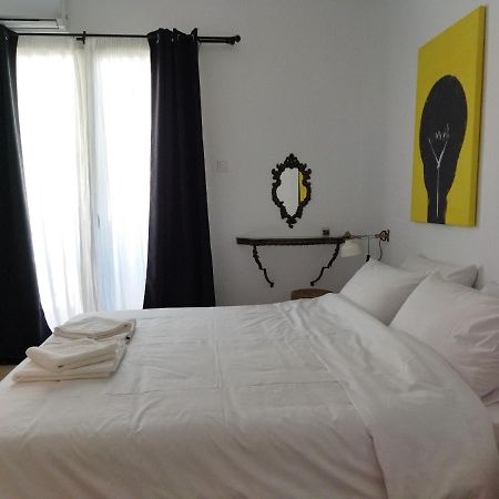 Minimal Apartment By The Beach Corinth Exteriör bild