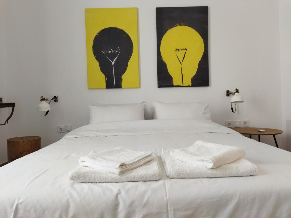 Minimal Apartment By The Beach Corinth Exteriör bild