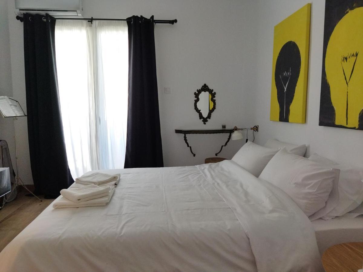 Minimal Apartment By The Beach Corinth Exteriör bild